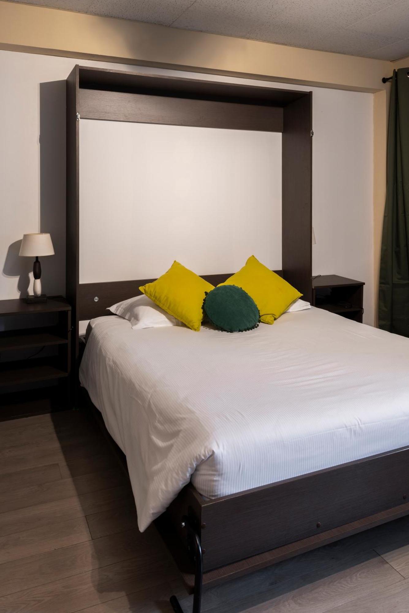 Logis Hotel-Restaurant Saint Romain Anse Bilik gambar