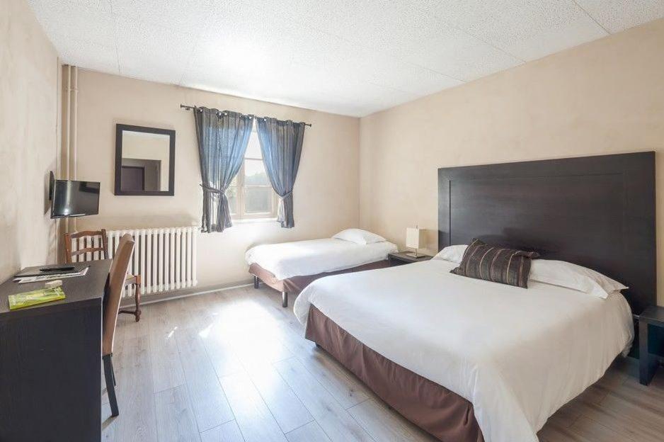 Logis Hotel-Restaurant Saint Romain Anse Bilik gambar