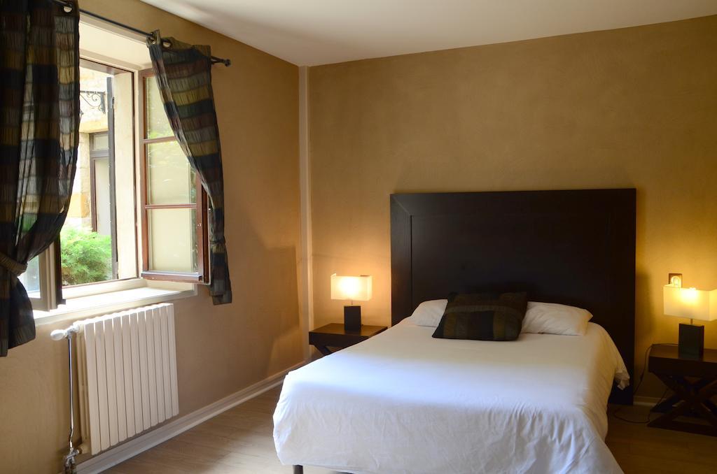 Logis Hotel-Restaurant Saint Romain Anse Bilik gambar