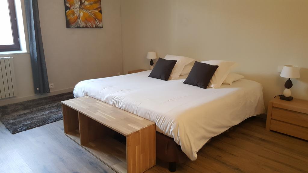 Logis Hotel-Restaurant Saint Romain Anse Luaran gambar